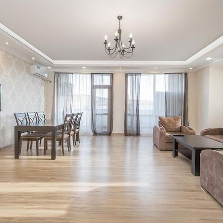 2 Bedrooms 2 Bathrooms Large And Lux Apartment Best Location เยเรวาน ภายนอก รูปภาพ