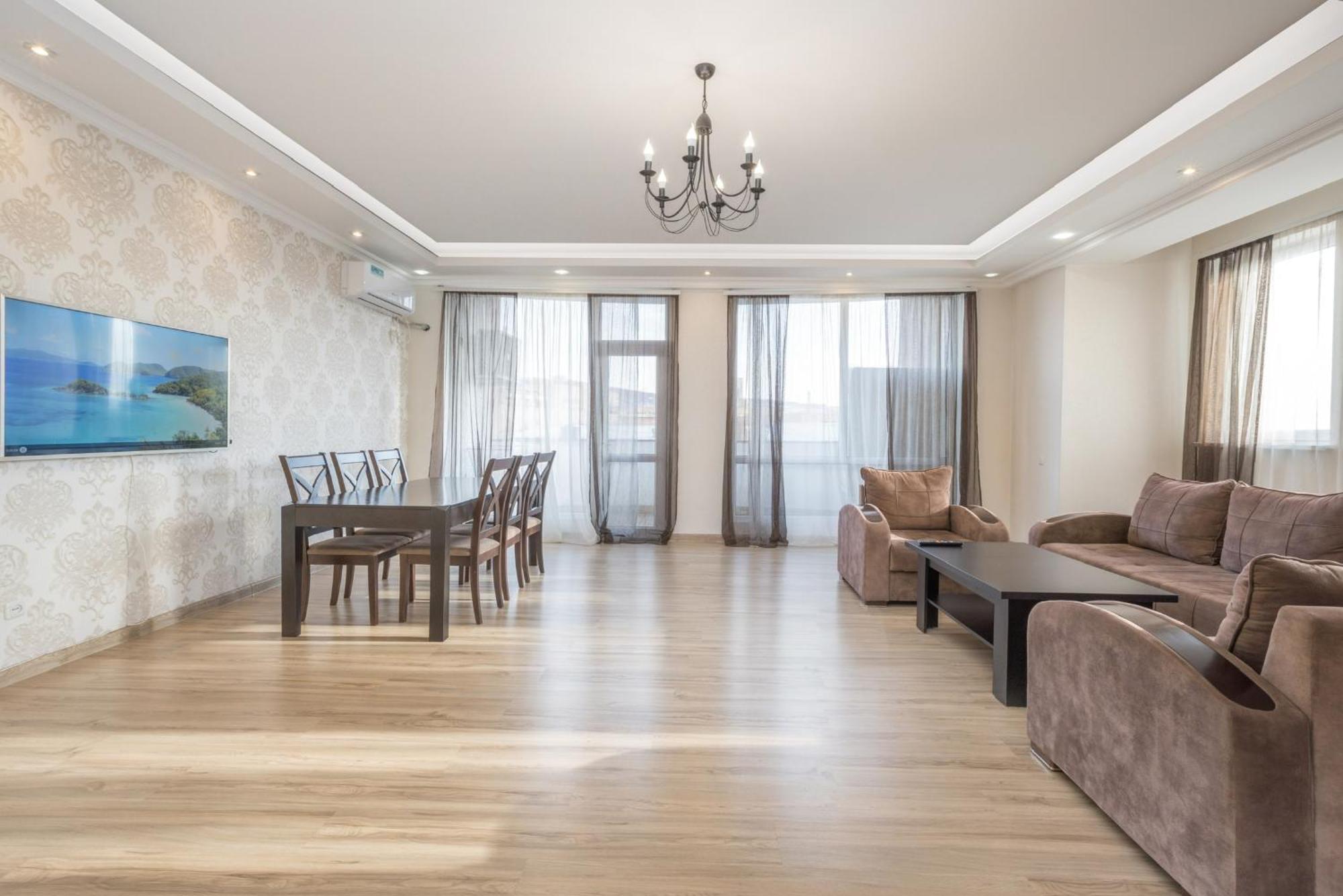 2 Bedrooms 2 Bathrooms Large And Lux Apartment Best Location เยเรวาน ภายนอก รูปภาพ