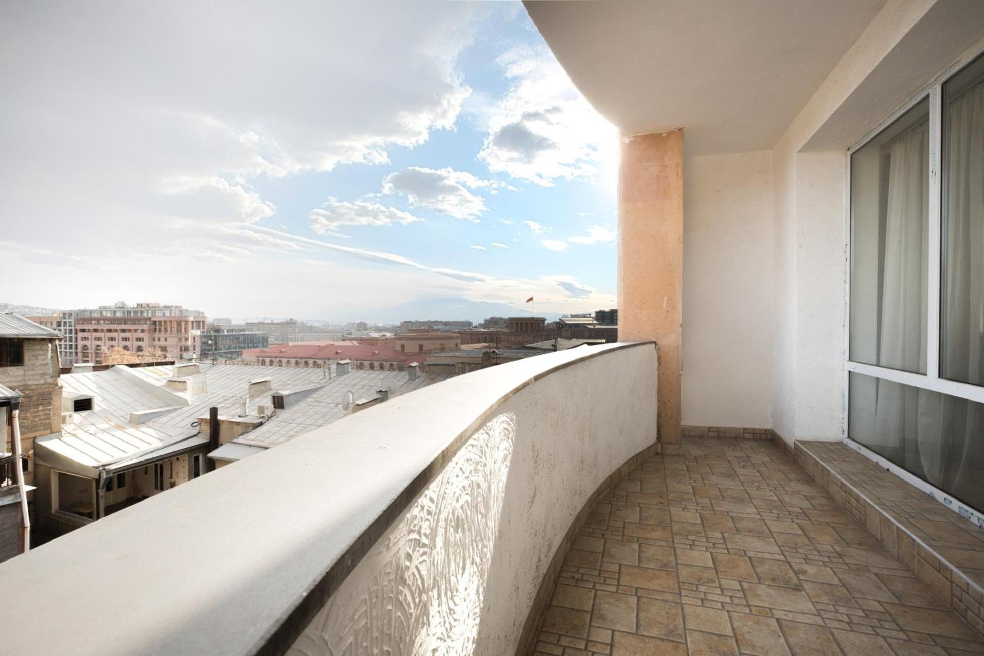 2 Bedrooms 2 Bathrooms Large And Lux Apartment Best Location เยเรวาน ภายนอก รูปภาพ